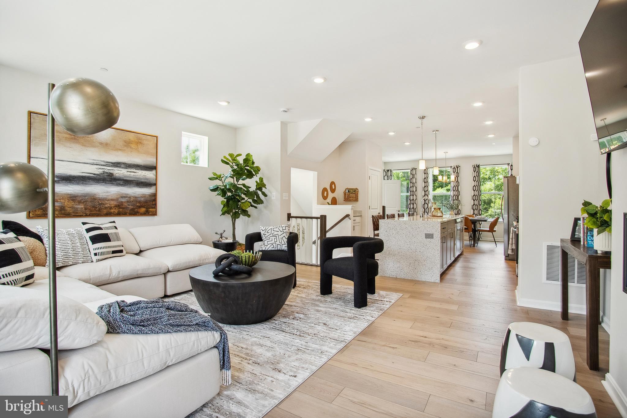 CEDAR POINTE - Residential