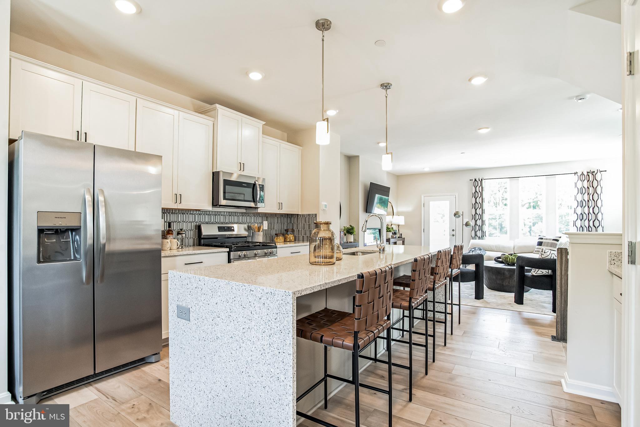 CEDAR POINTE - Residential