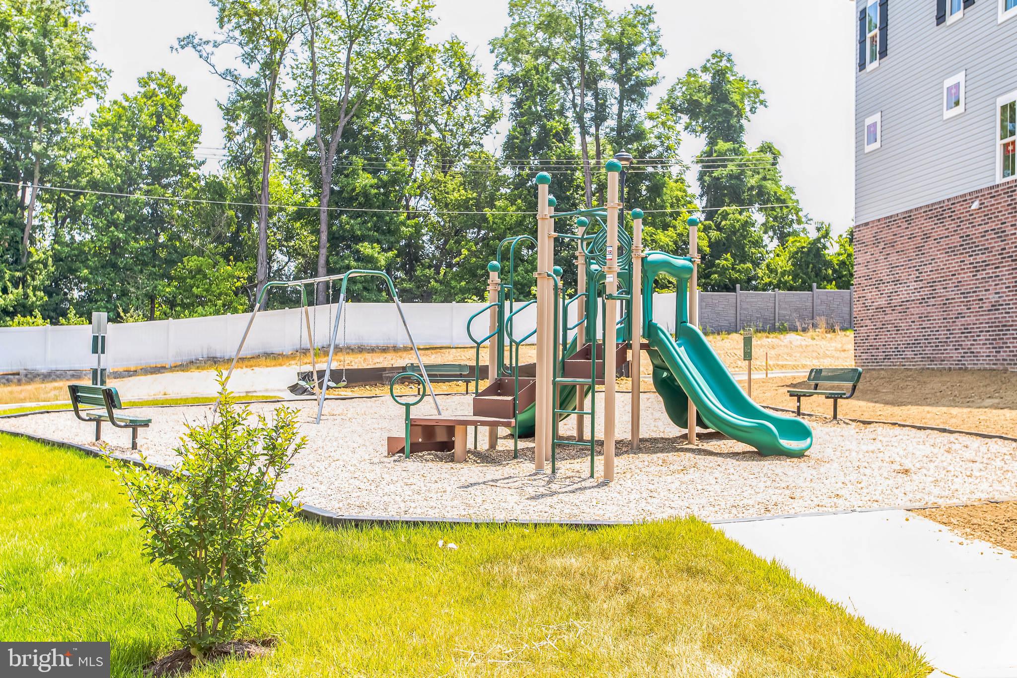 CEDAR POINTE - Residential