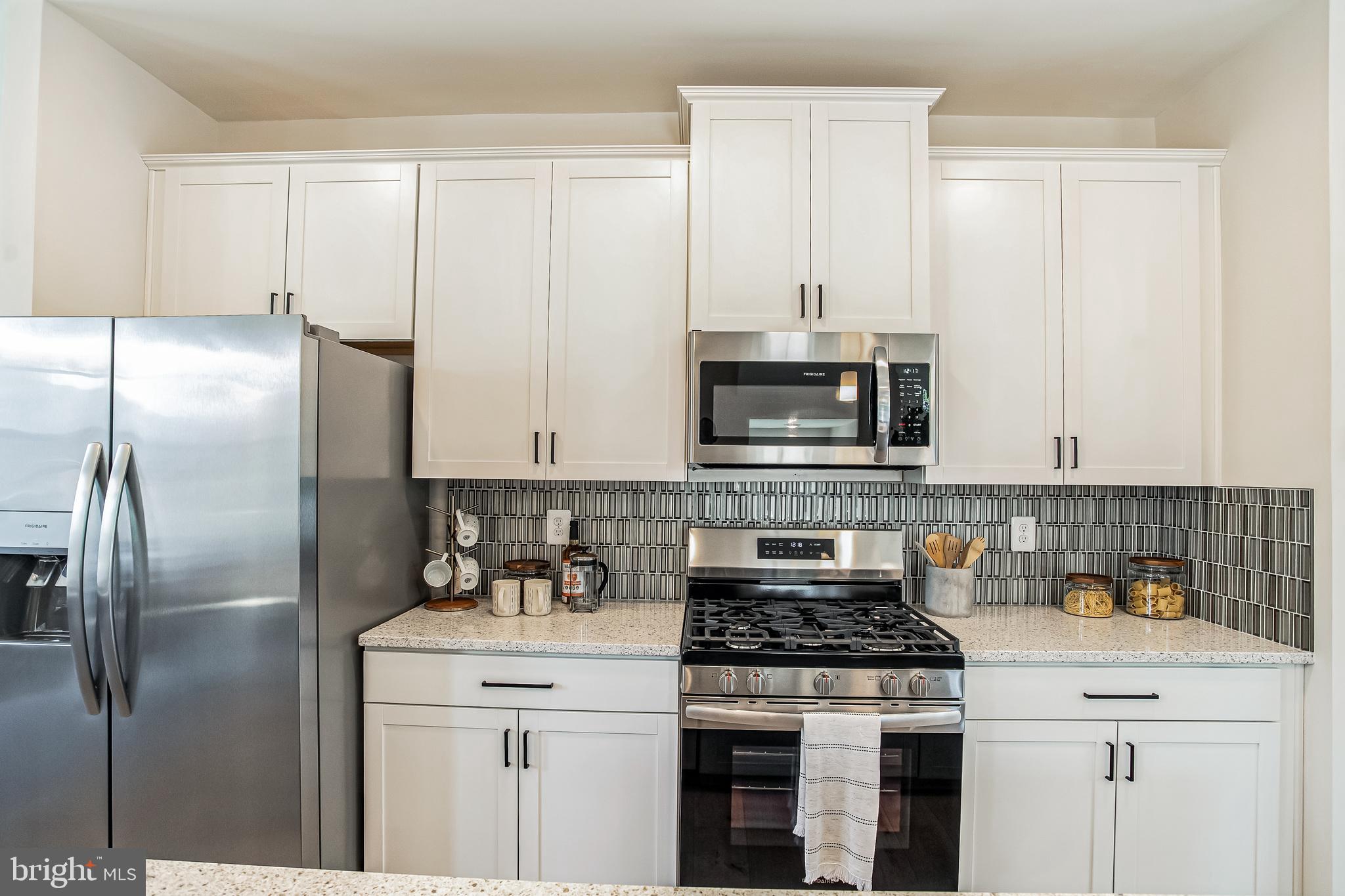 CEDAR POINTE - Residential