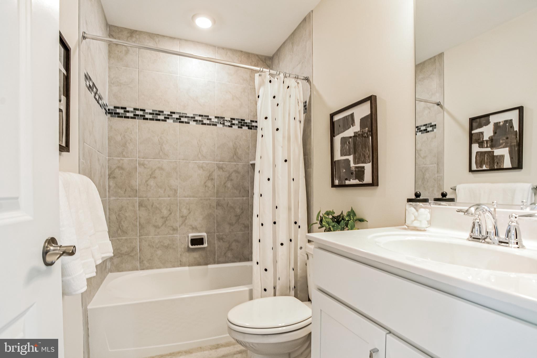 CEDAR POINTE - Residential