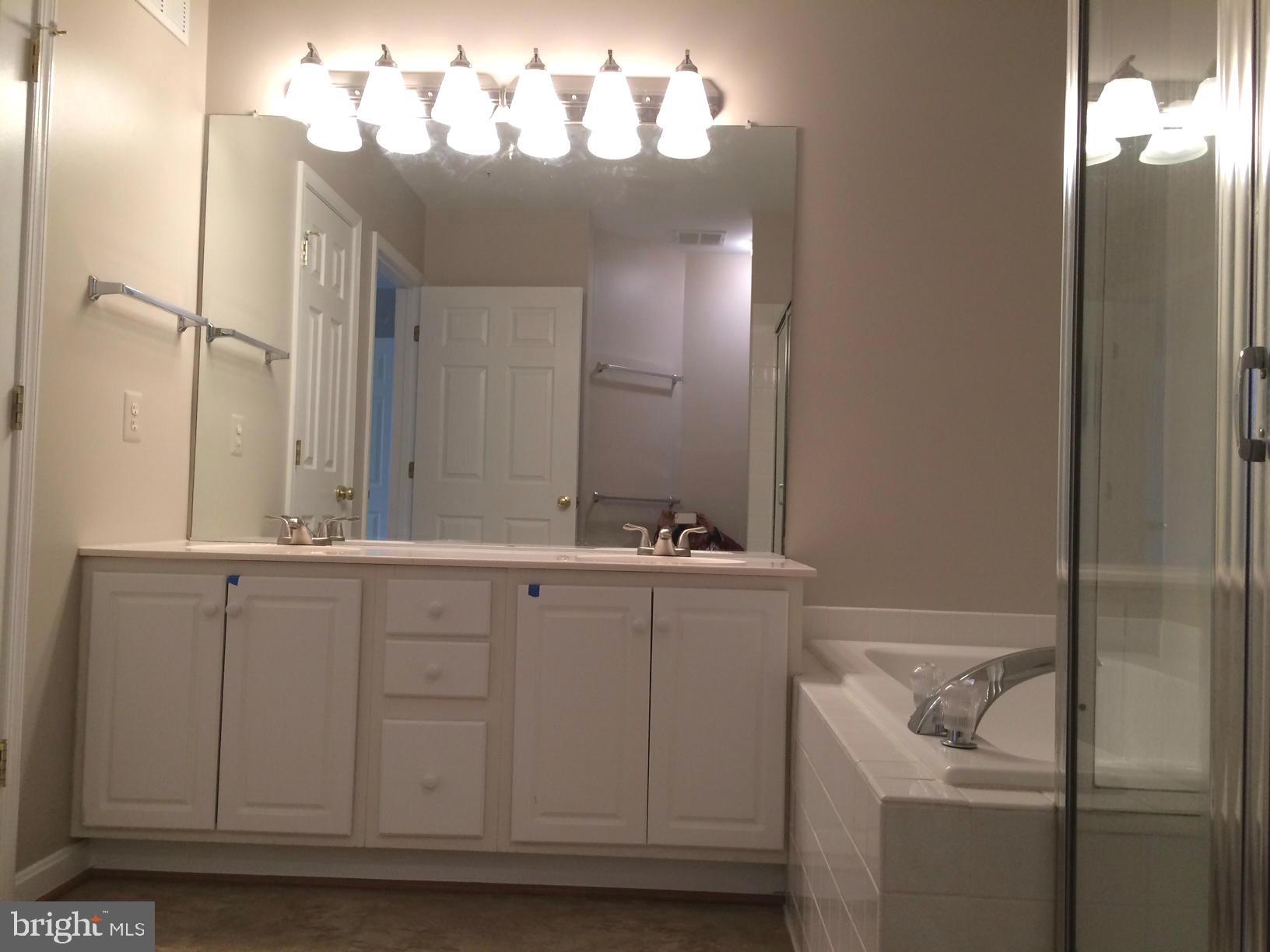 CEDAR LAKES - Residential Lease