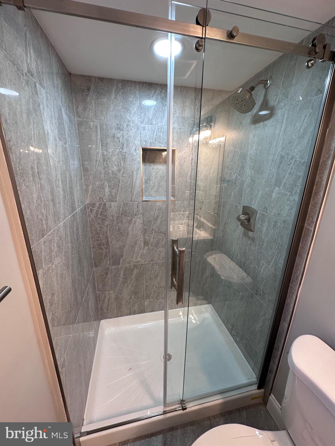 GLENARDEN WOODS - Residential