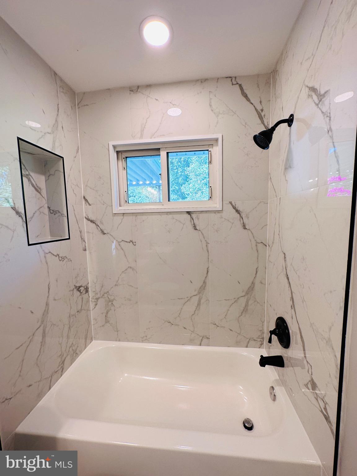 GLENARDEN WOODS - Residential