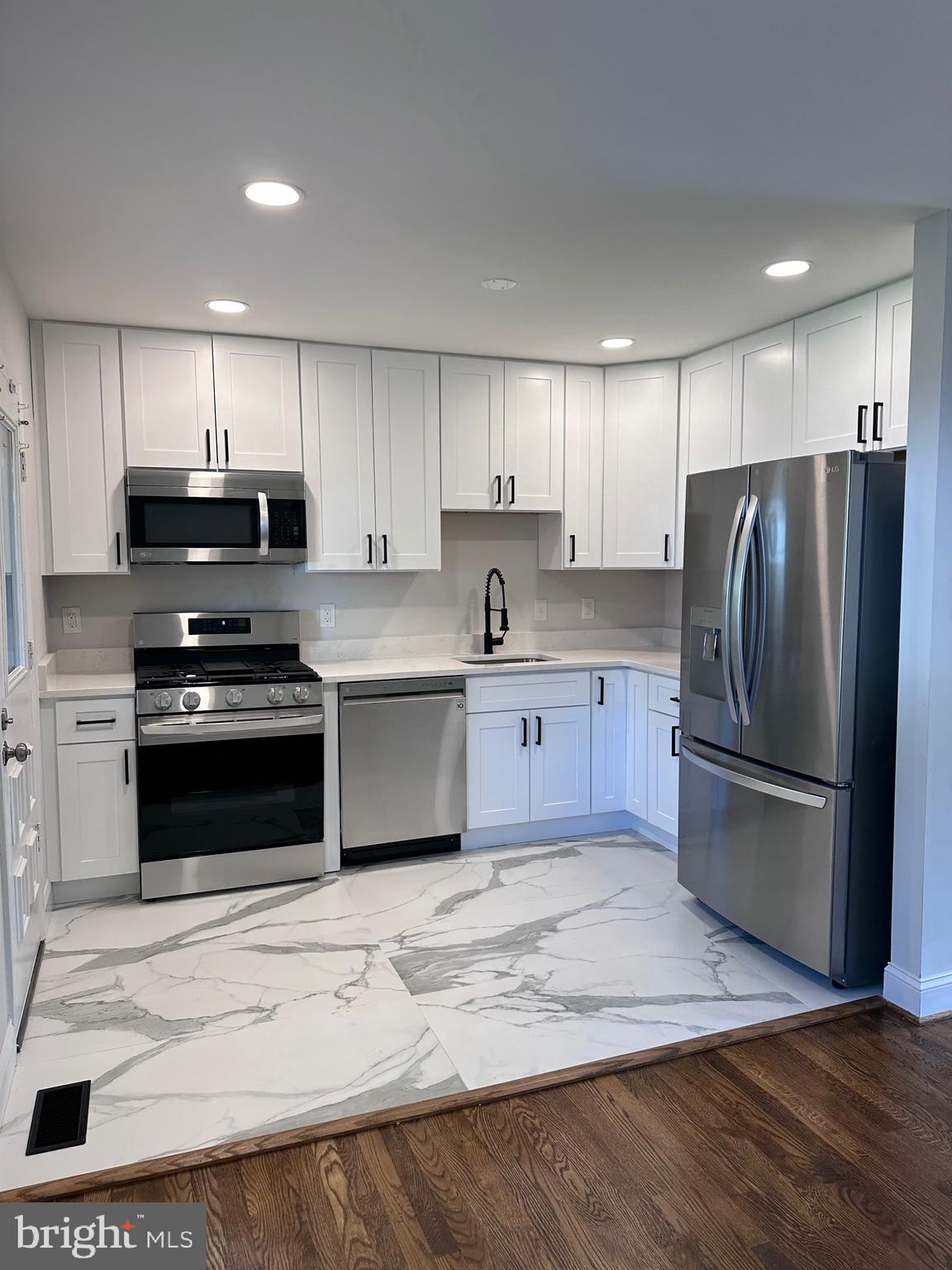 GLENARDEN WOODS - Residential