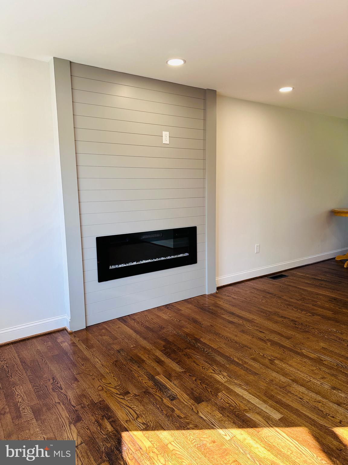 GLENARDEN WOODS - Residential