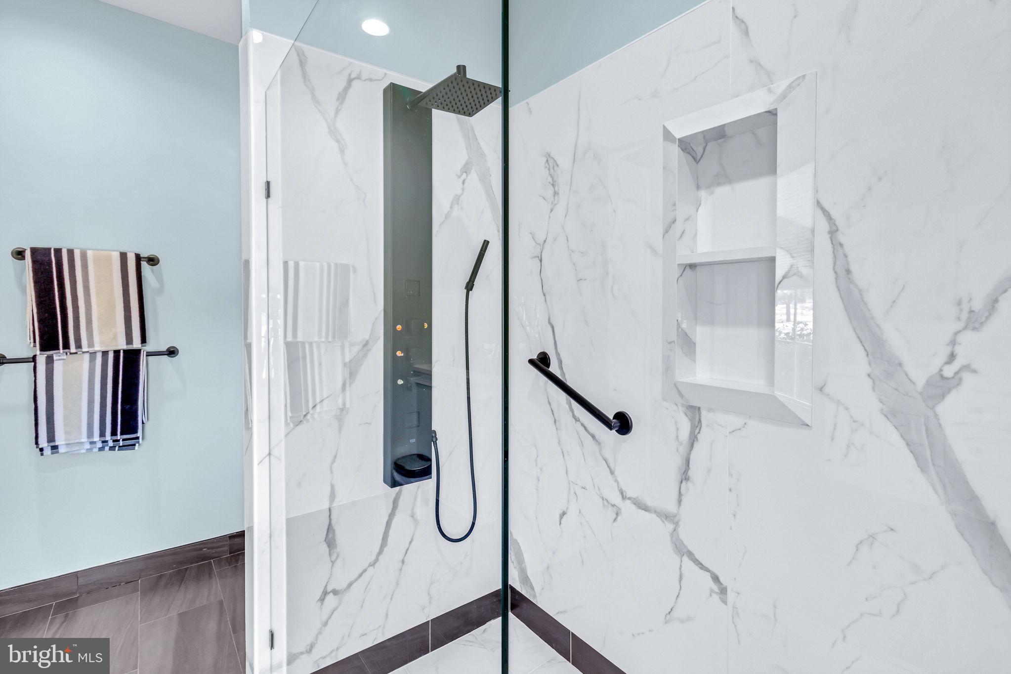 HILLS QUARTER - Residential