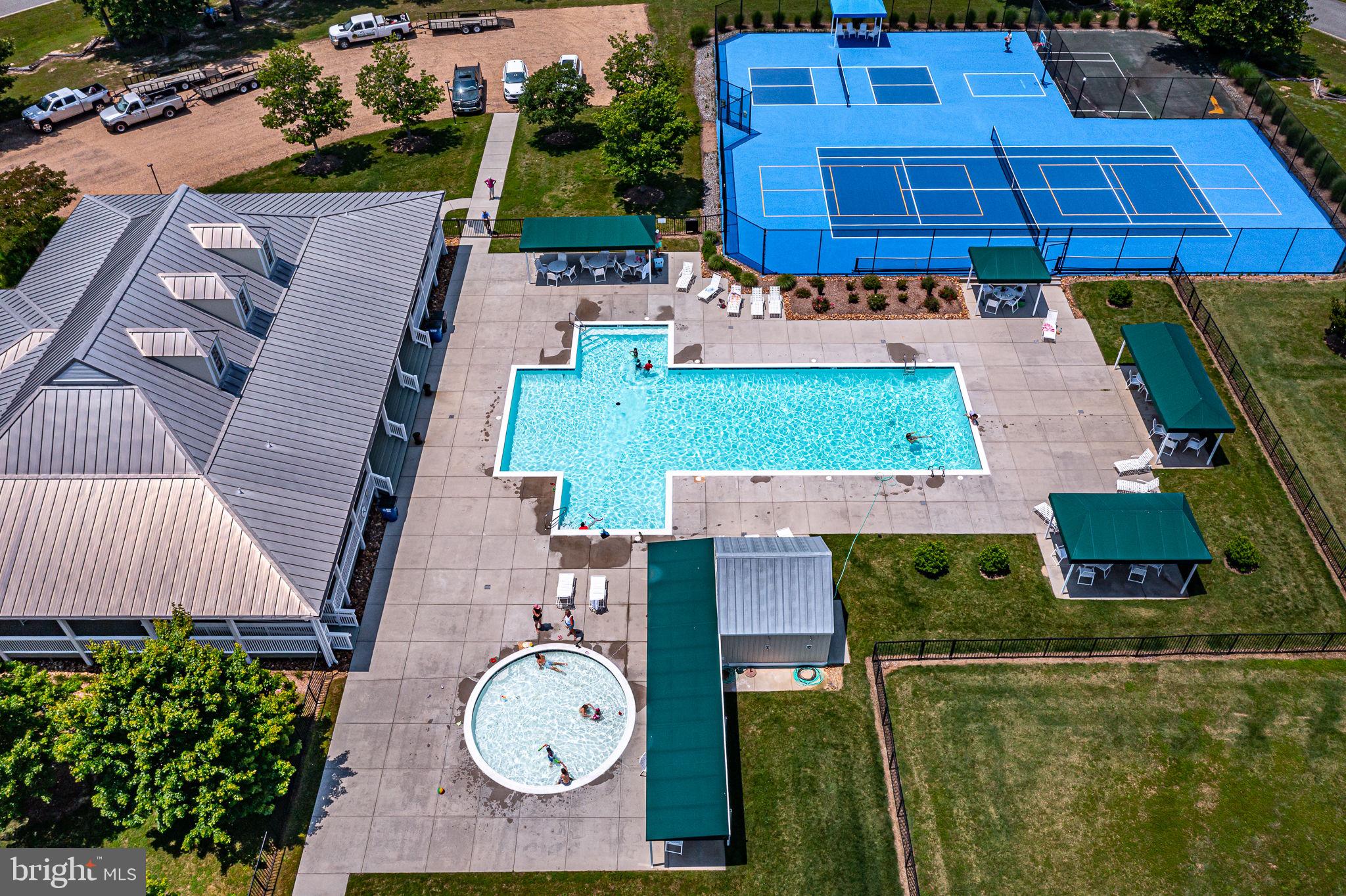 HILLS QUARTER - Residential