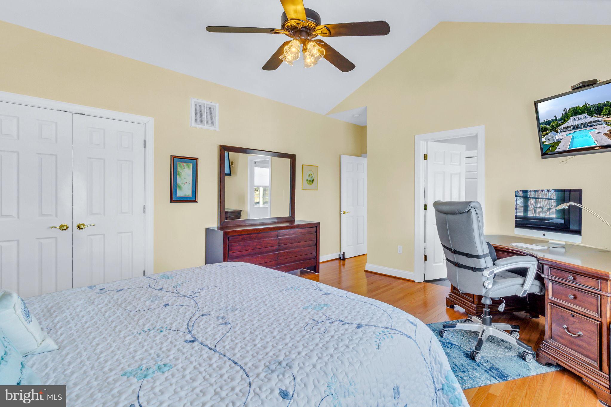 HILLS QUARTER - Residential