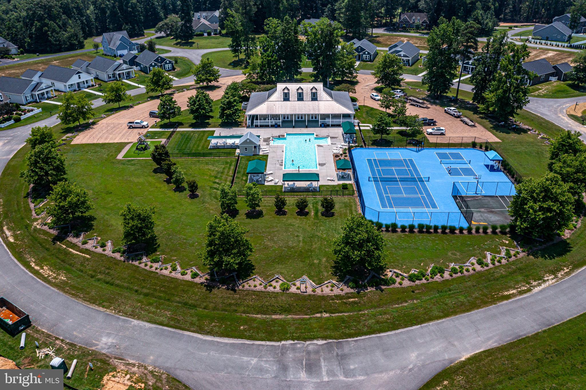 HILLS QUARTER - Residential