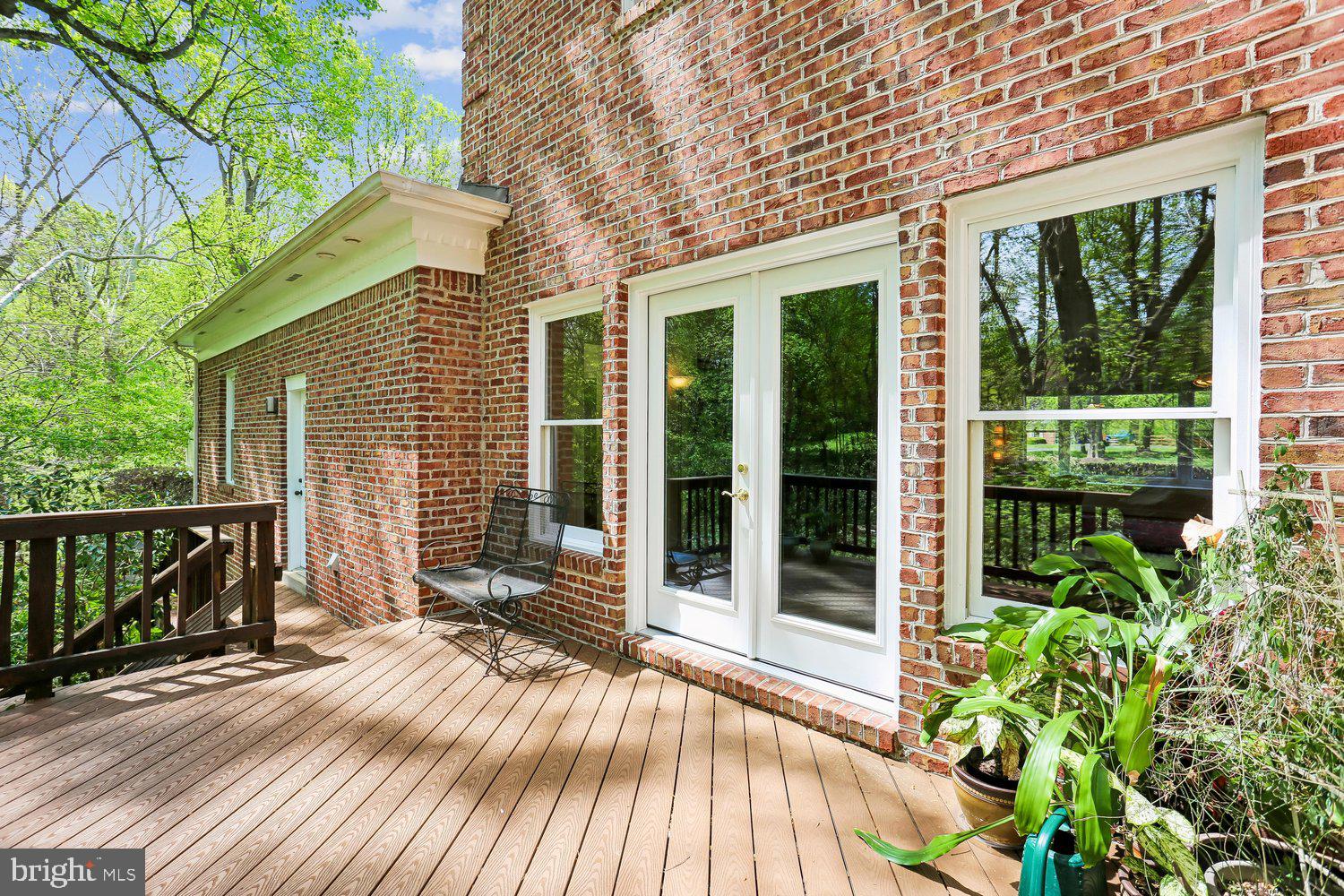 RIVERS EDGE - Residential