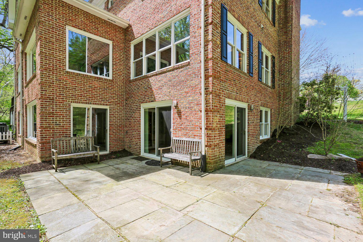 RIVERS EDGE - Residential