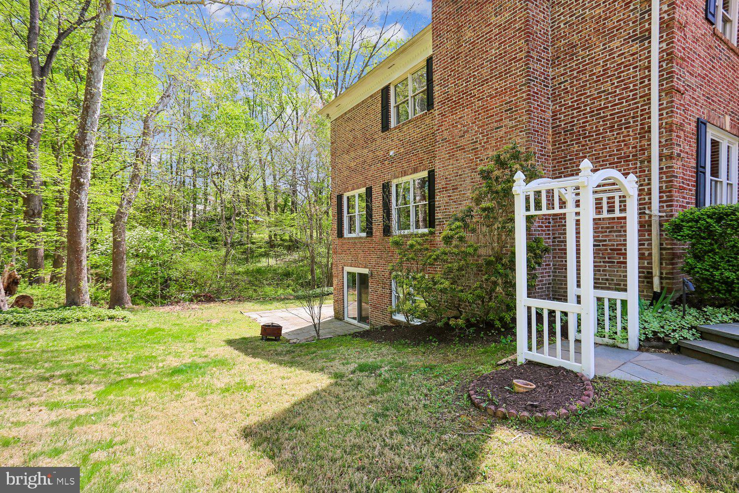 RIVERS EDGE - Residential