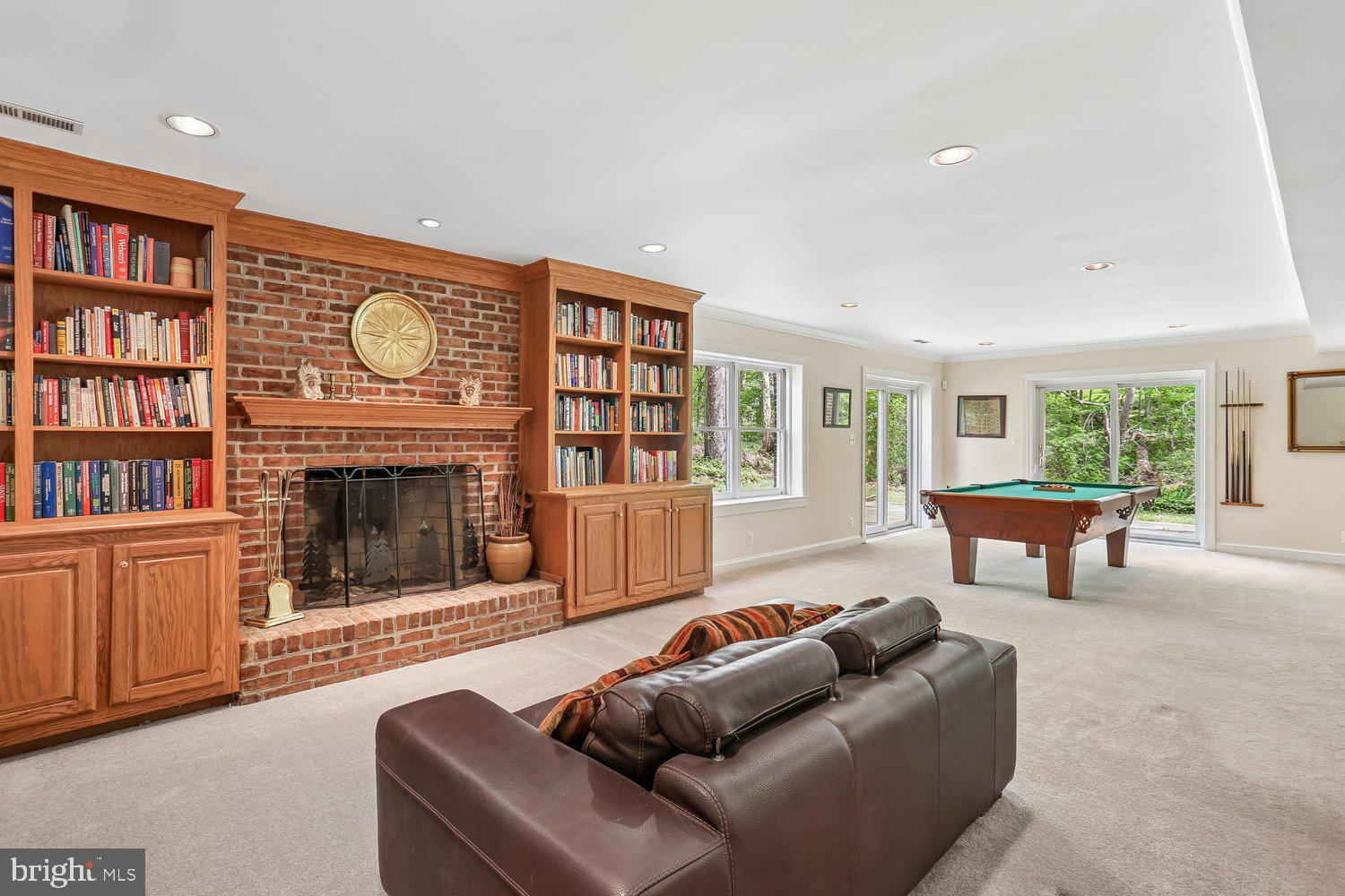 RIVERS EDGE - Residential