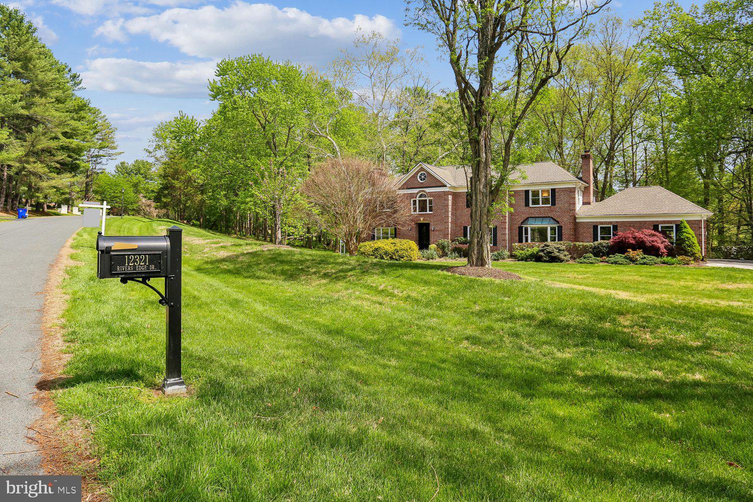 RIVERS EDGE - Residential