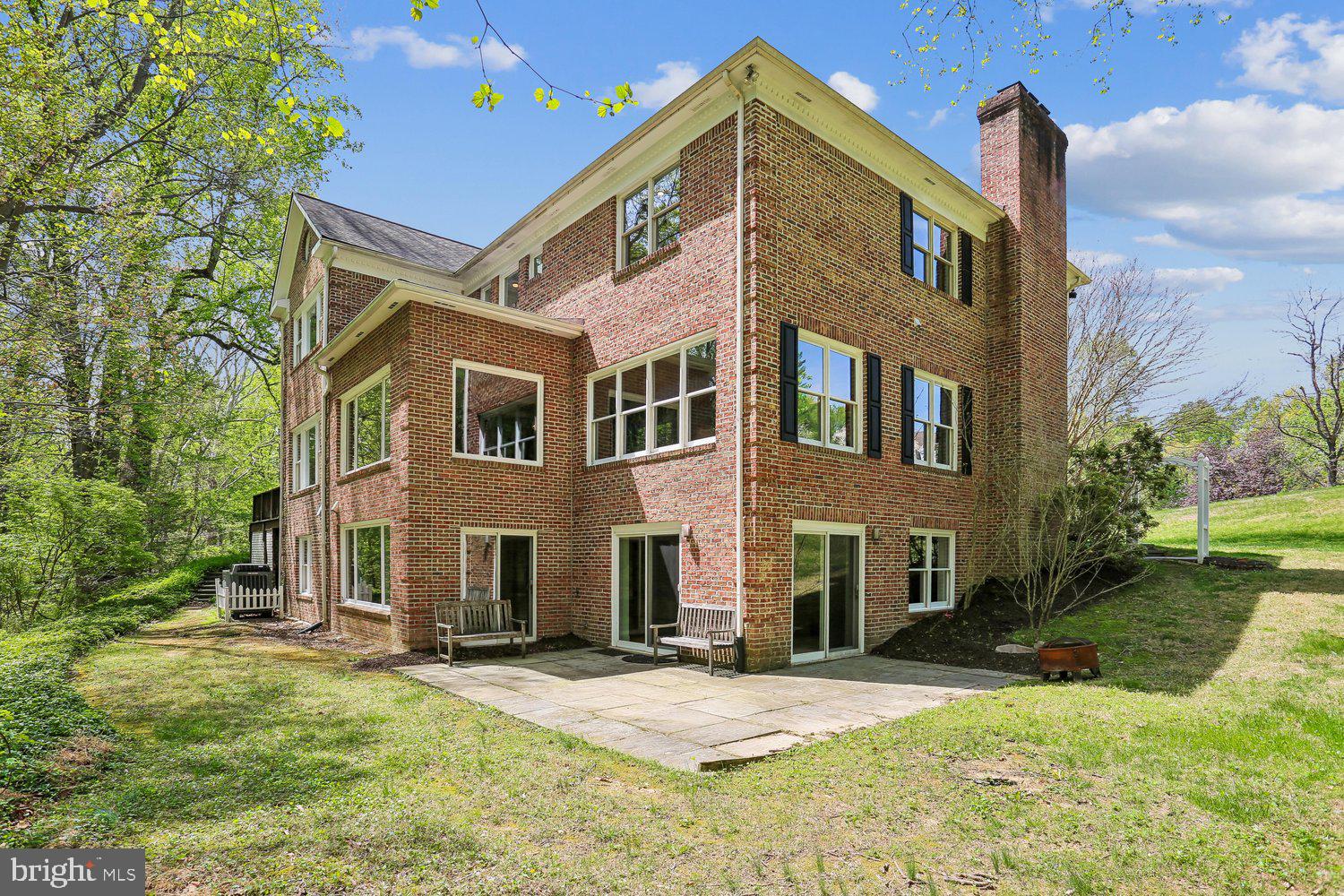 RIVERS EDGE - Residential