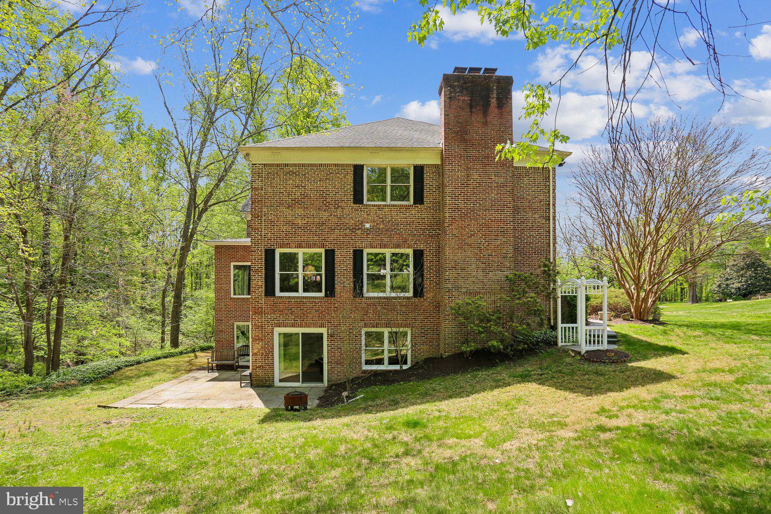 RIVERS EDGE - Residential