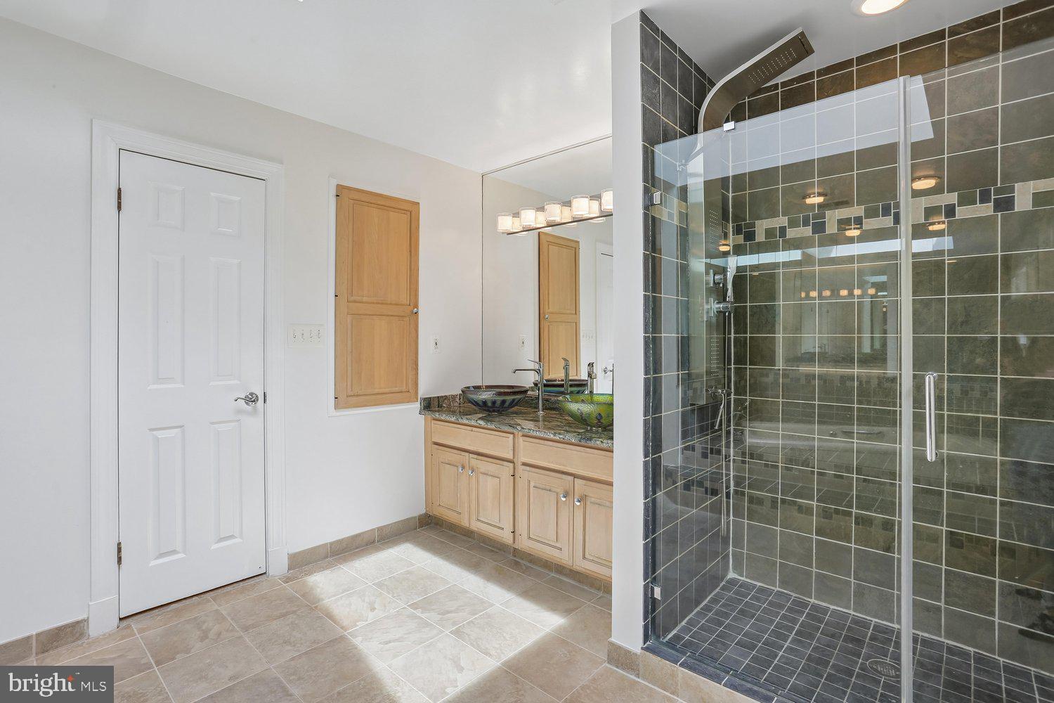 RIVERS EDGE - Residential