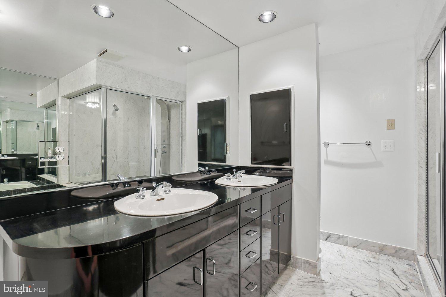 RIVERS EDGE - Residential