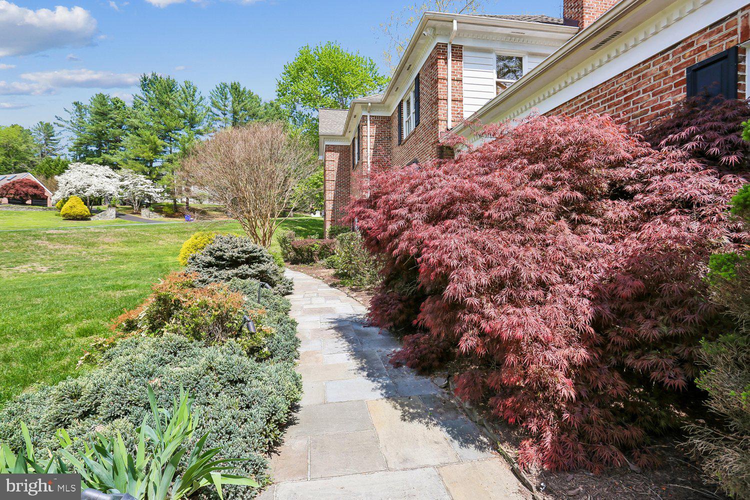 RIVERS EDGE - Residential