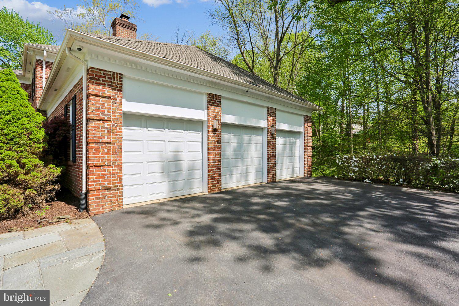 RIVERS EDGE - Residential