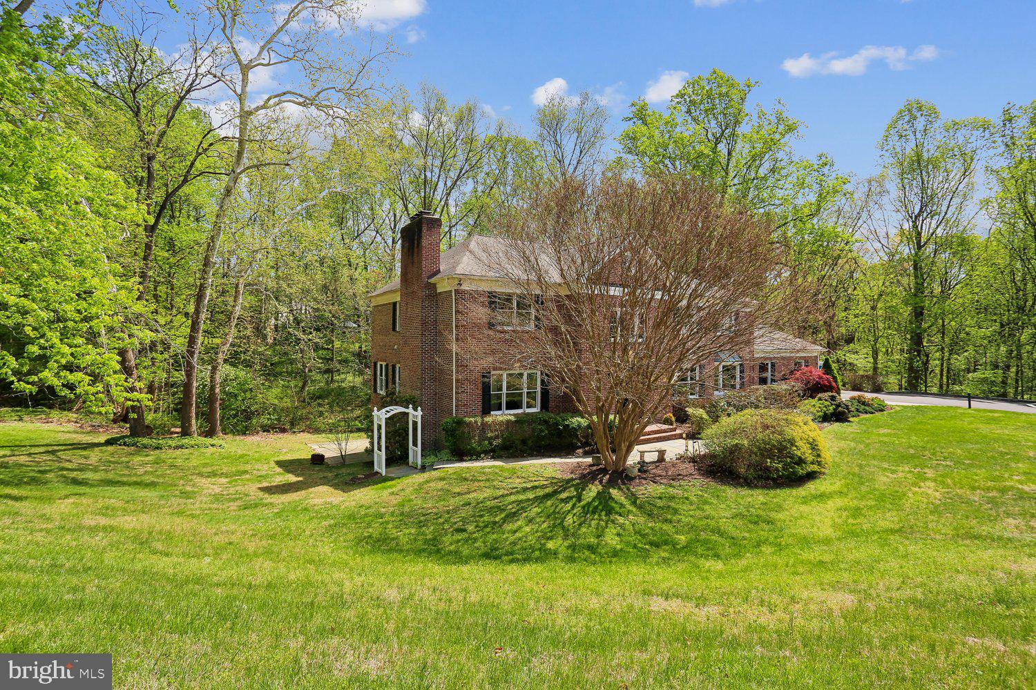 RIVERS EDGE - Residential