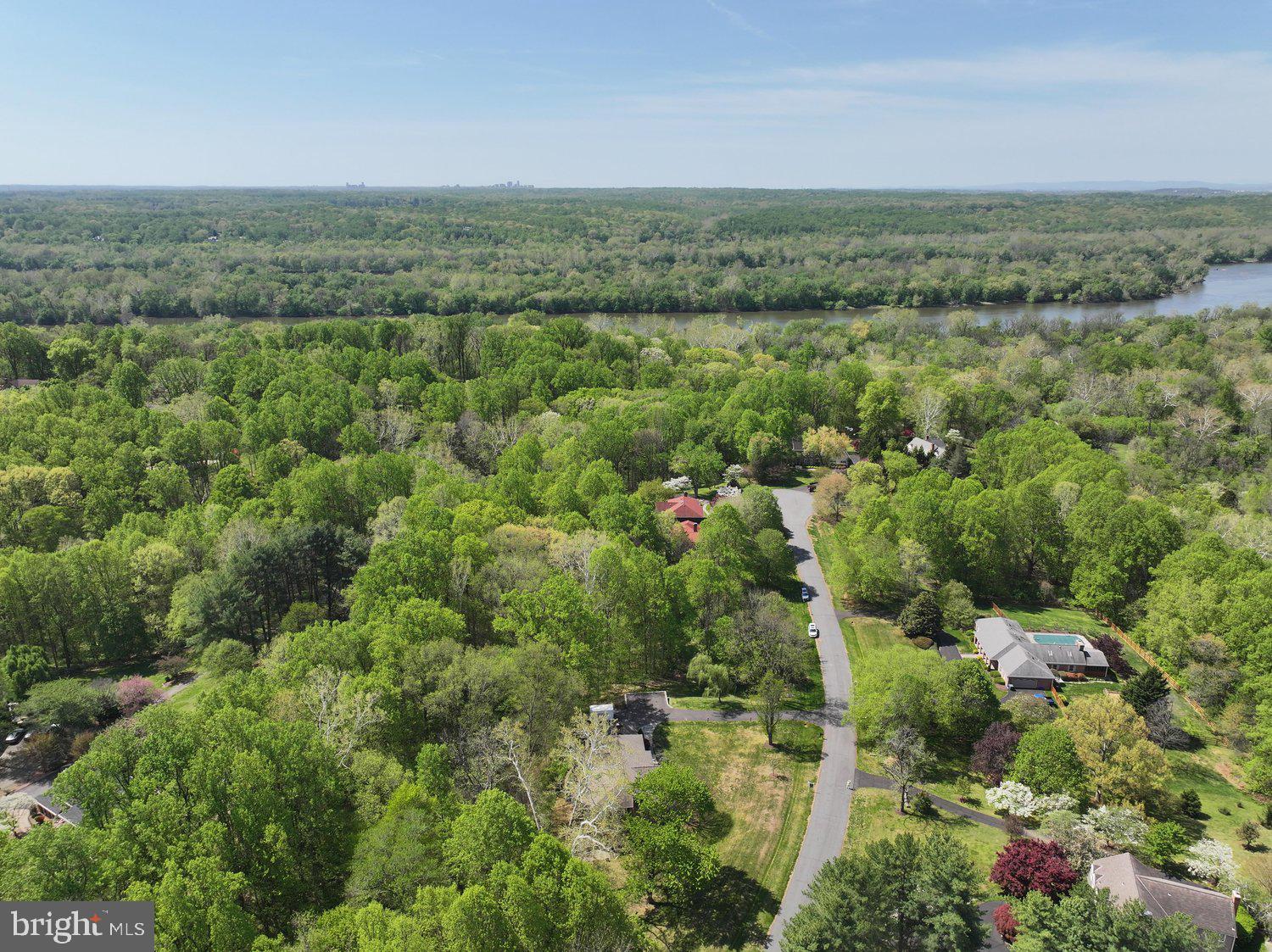 RIVERS EDGE - Residential