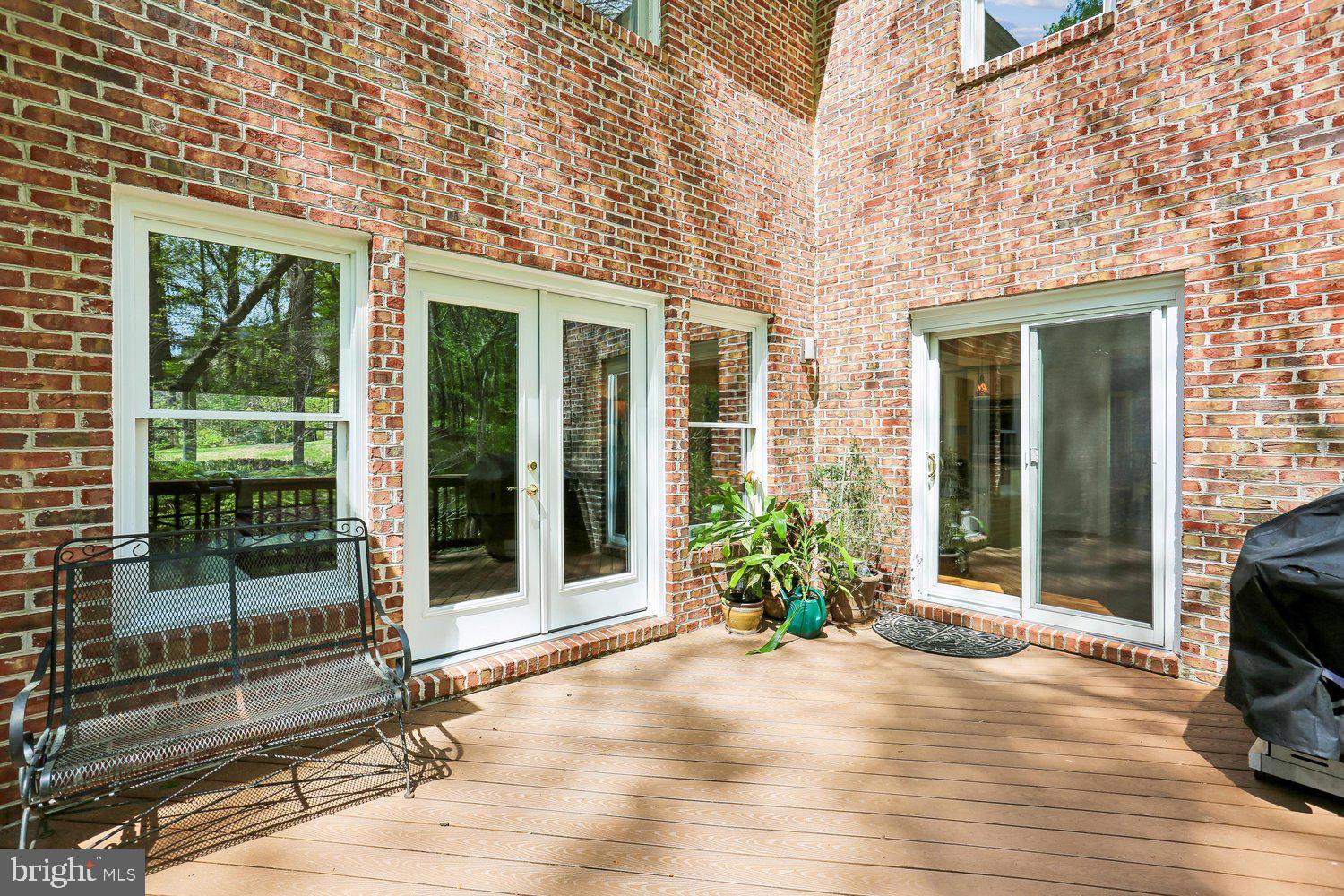 RIVERS EDGE - Residential