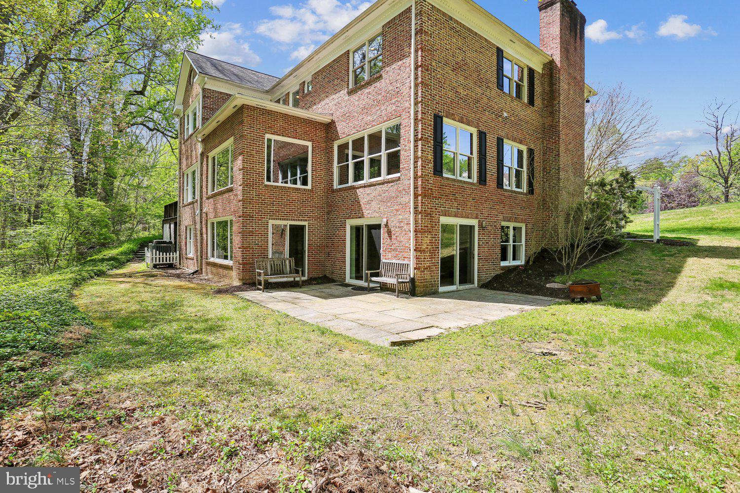 RIVERS EDGE - Residential