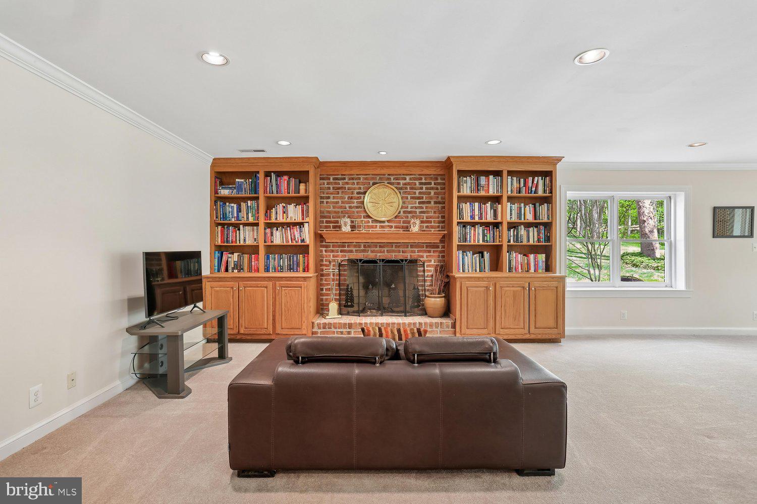 RIVERS EDGE - Residential