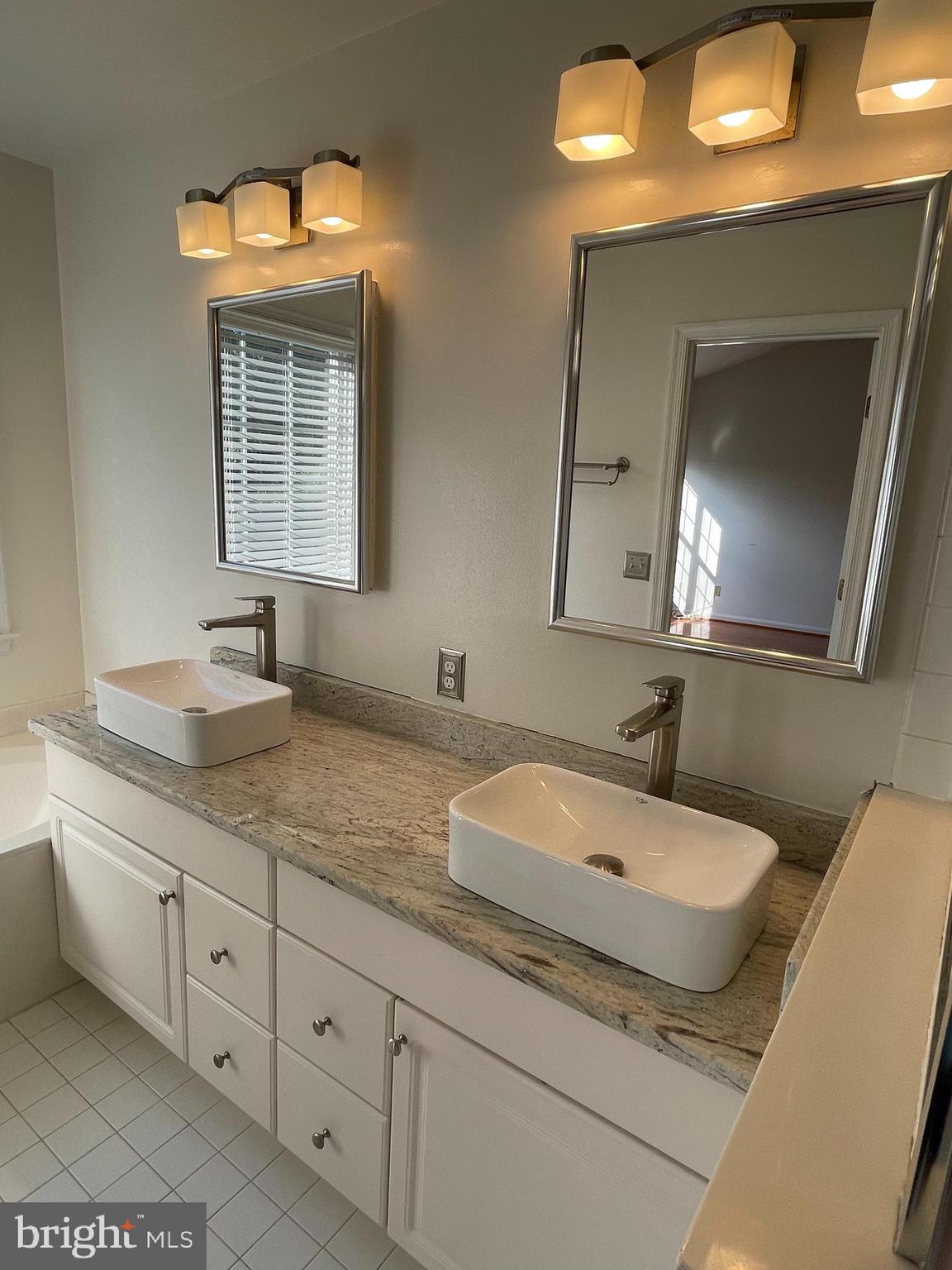 LOWES ISLAND/CASCADES - Residential