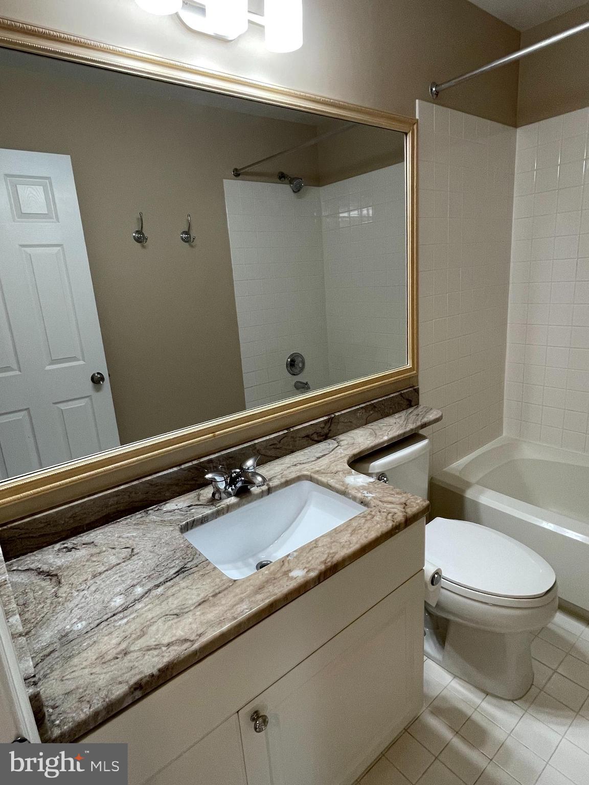 LOWES ISLAND/CASCADES - Residential