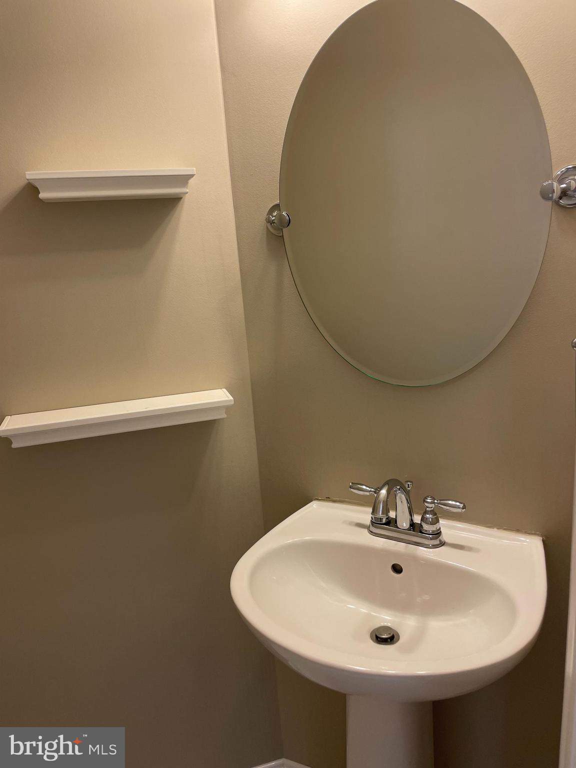 LOWES ISLAND/CASCADES - Residential