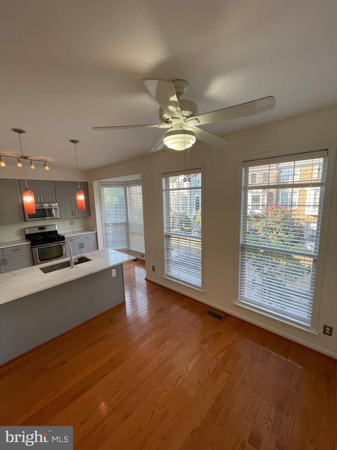 LOWES ISLAND/CASCADES - Residential