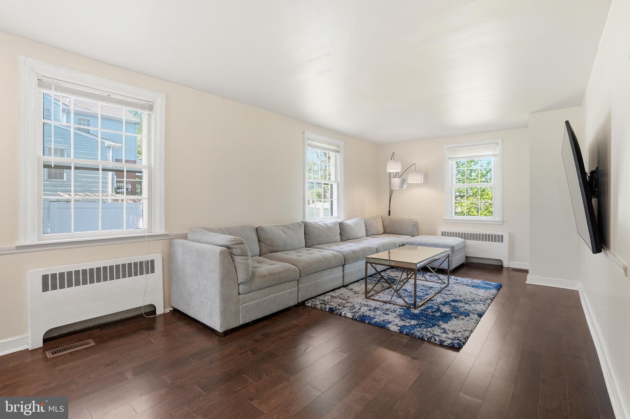 HUNTINGDON VALLEY - Residential