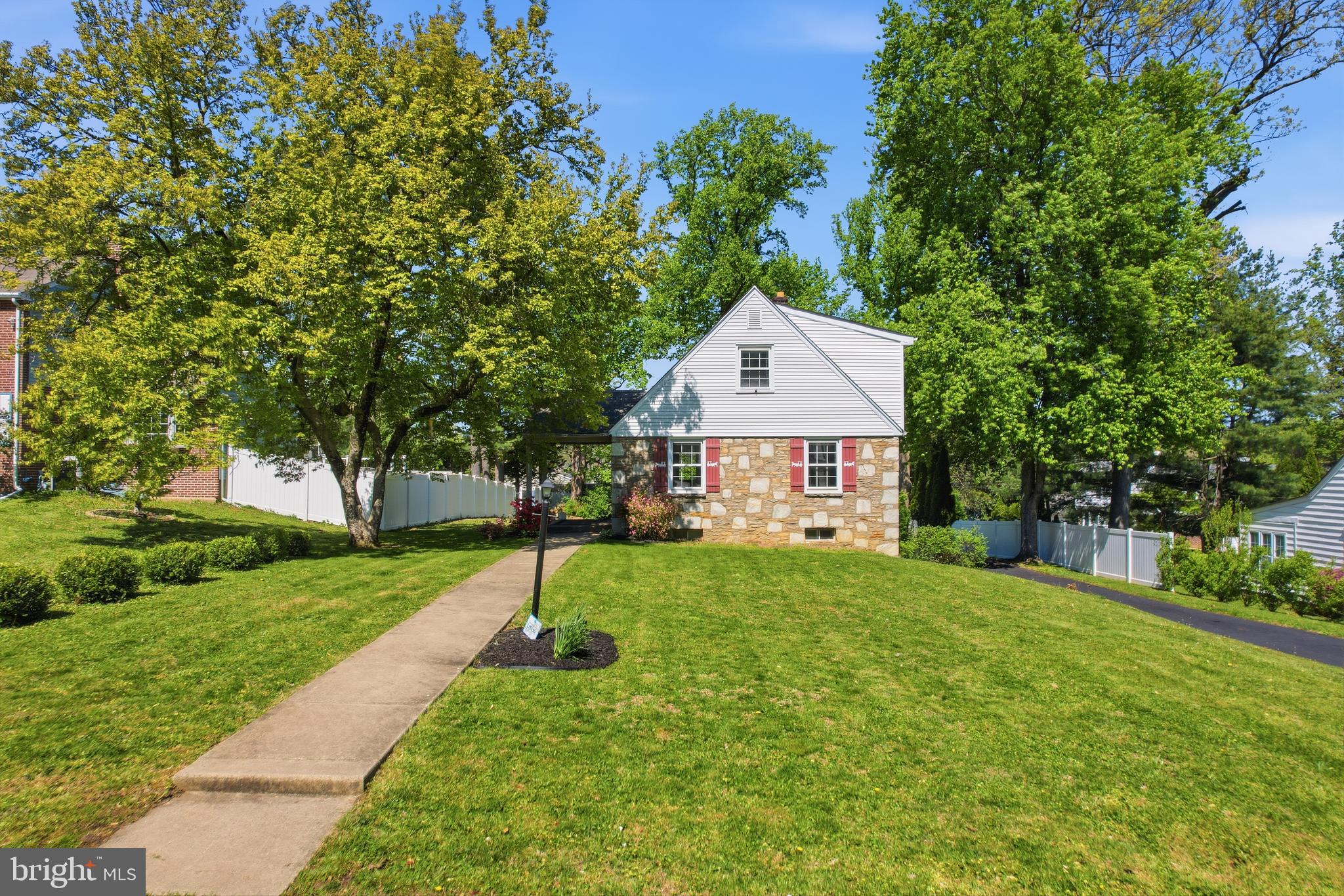 HUNTINGDON VALLEY - Residential