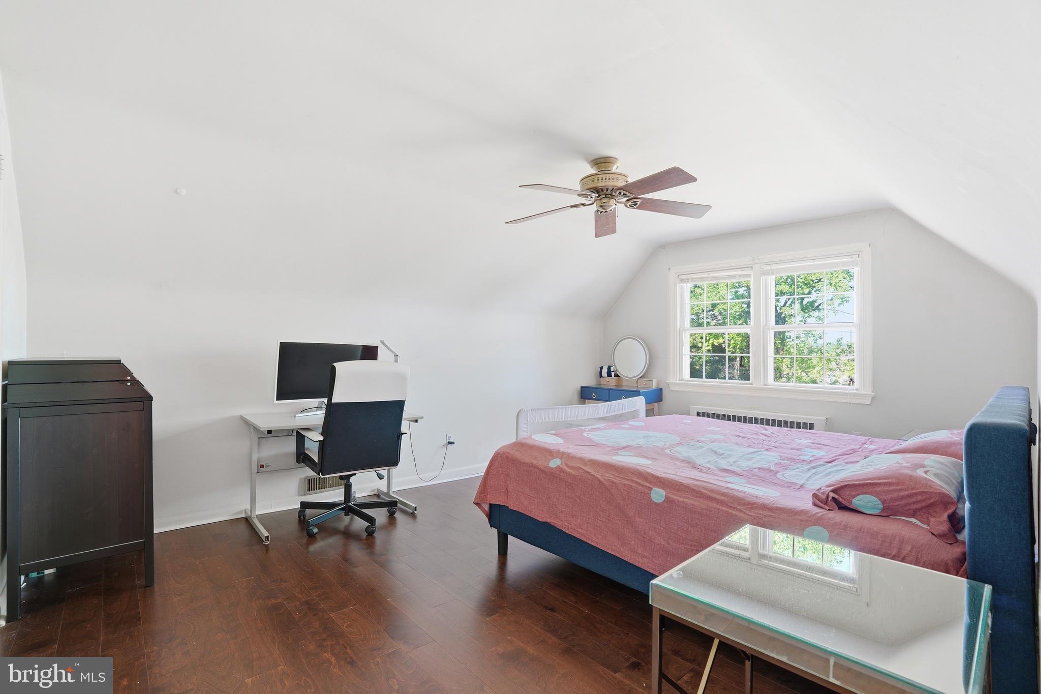 HUNTINGDON VALLEY - Residential