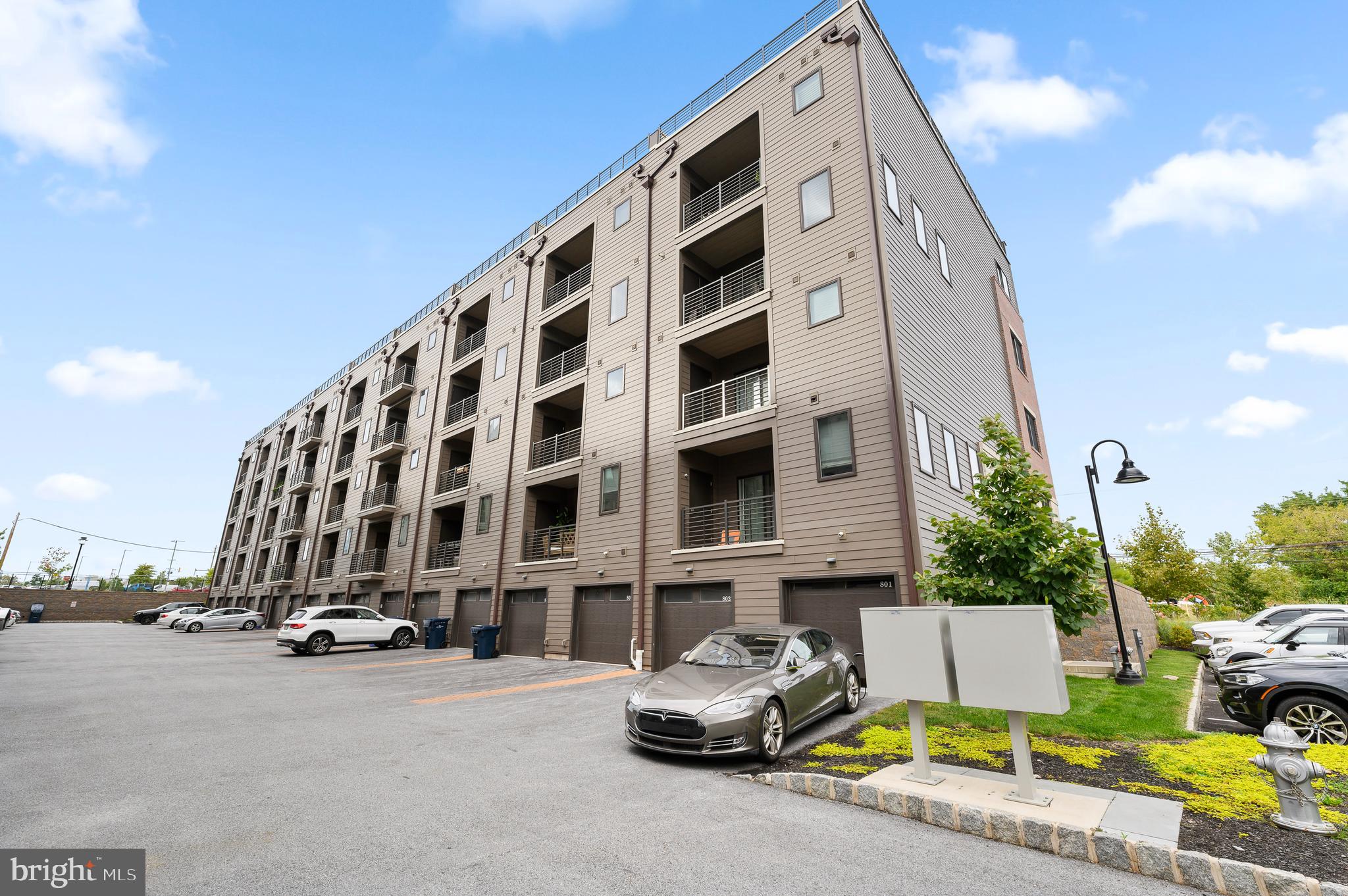BROWNSTONES AT VF - Residential