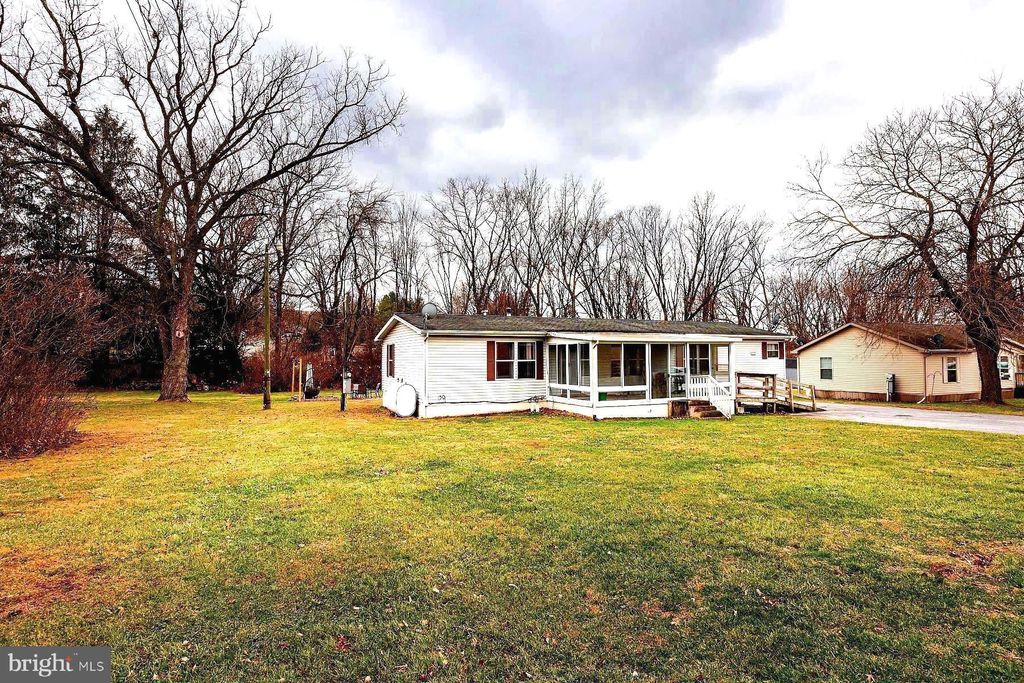 Photo of 5576 Umbletown Road, GAP, PA 17527 (MLS # PALA2062602)