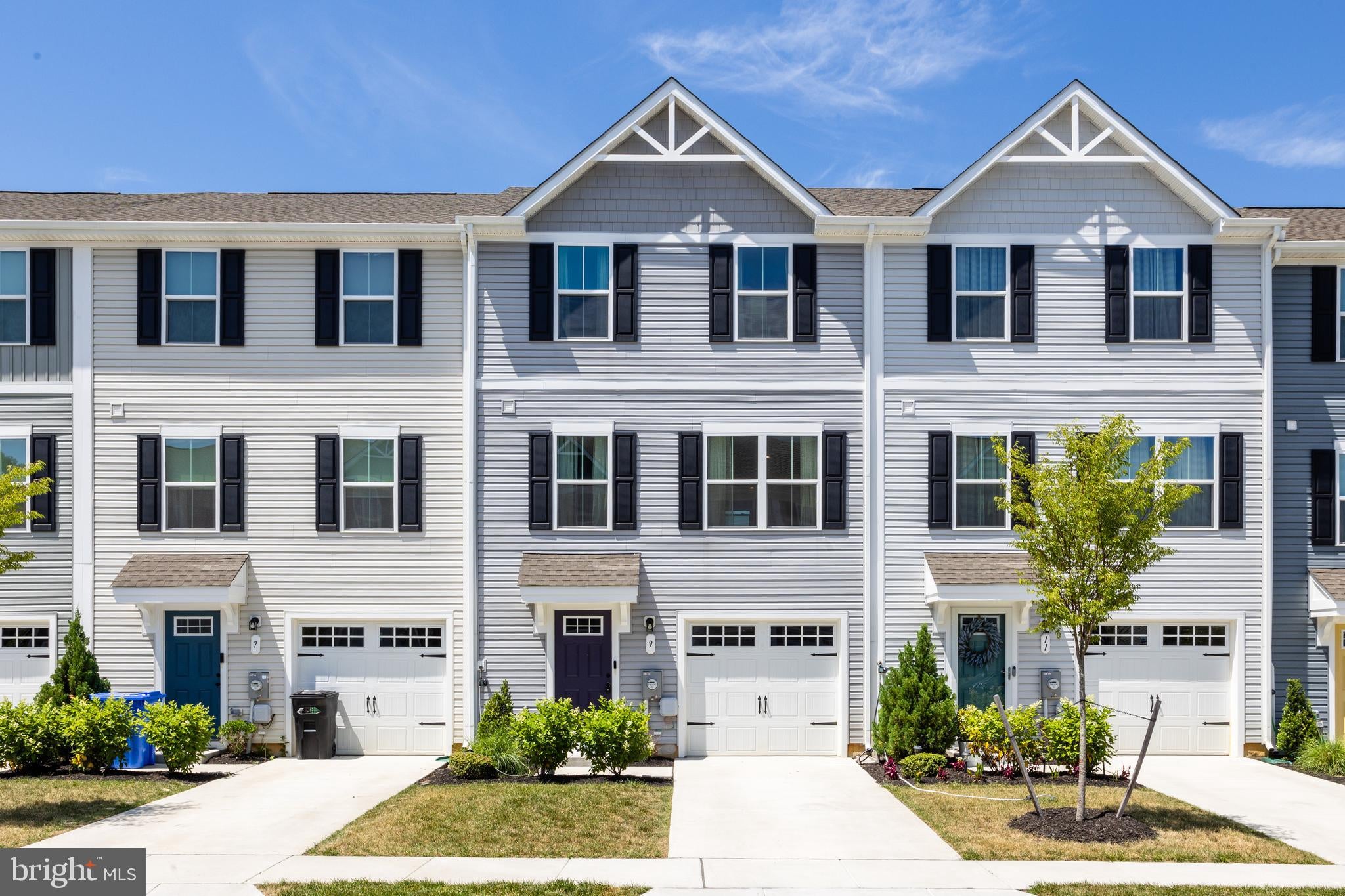 9 FLOYD AVENUE F