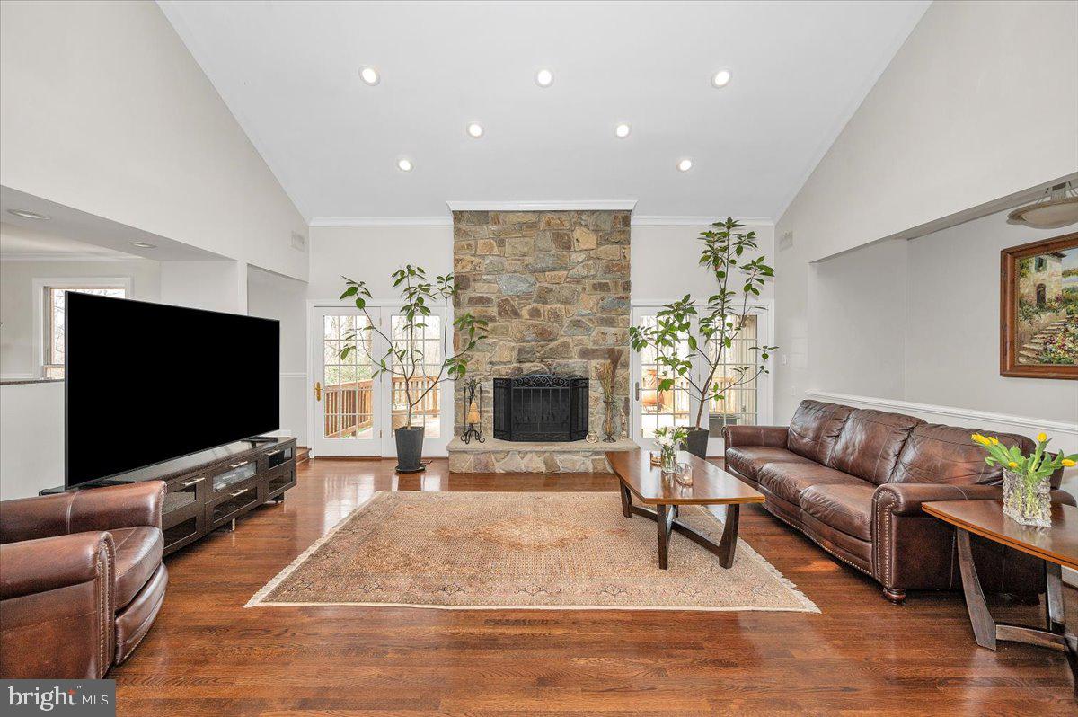 HOLLINRIDGE - Residential