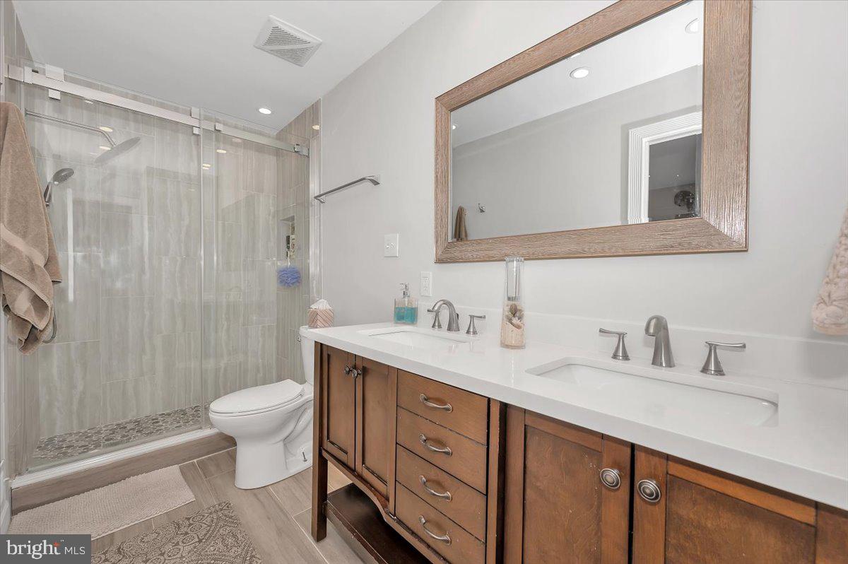 HOLLINRIDGE - Residential