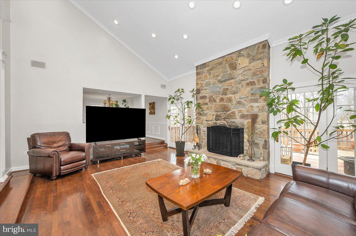 HOLLINRIDGE - Residential