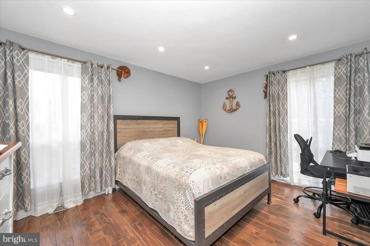 HOLLINRIDGE - Residential