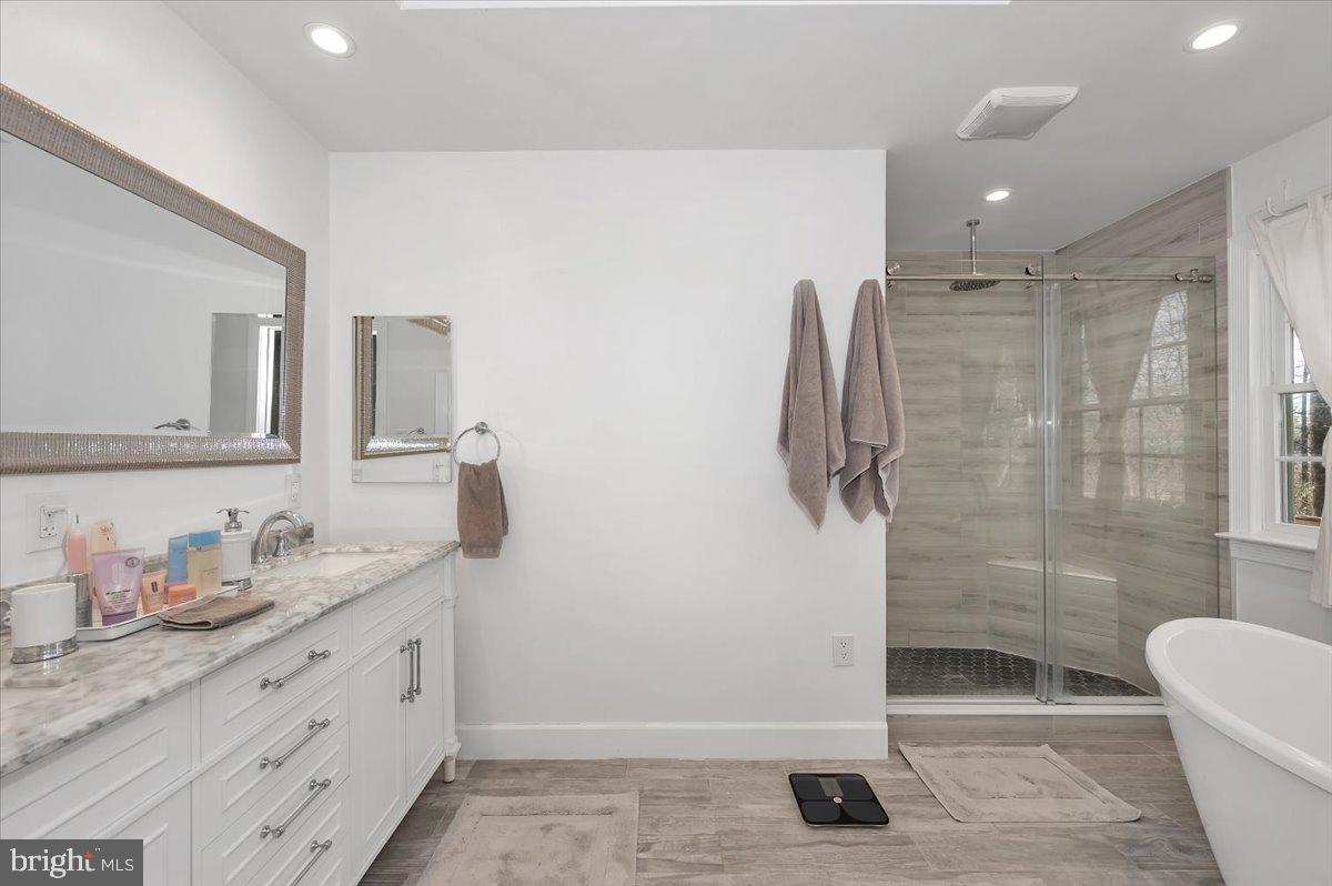 HOLLINRIDGE - Residential