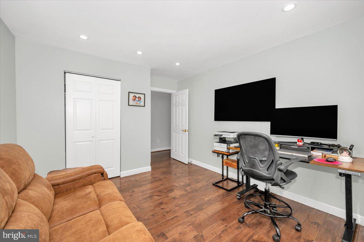 HOLLINRIDGE - Residential