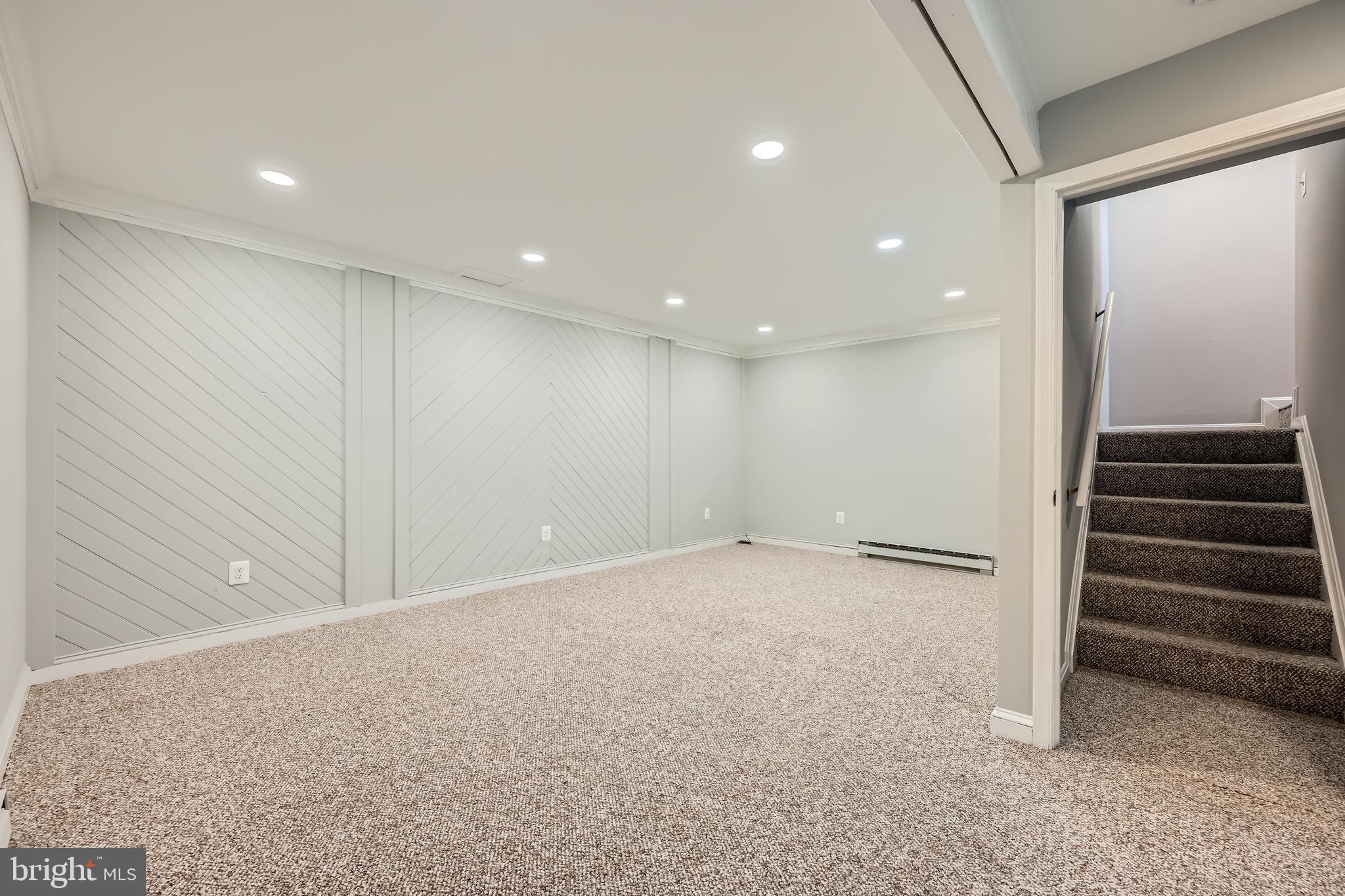 ROBERTS FIELD - Residential Lease