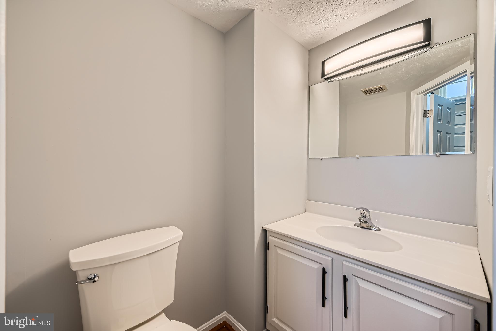 ROBERTS FIELD - Residential Lease