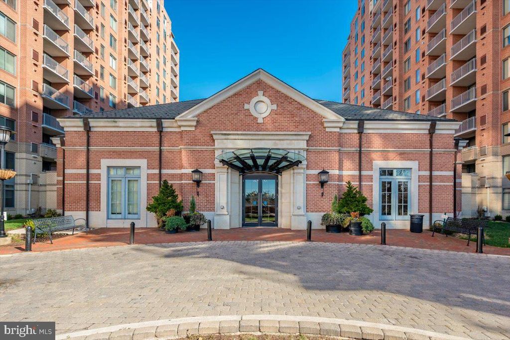 Photo of 11710 Old Georgetown Road #1618, ROCKVILLE, MD 20852 (MLS # MDMC2223222)