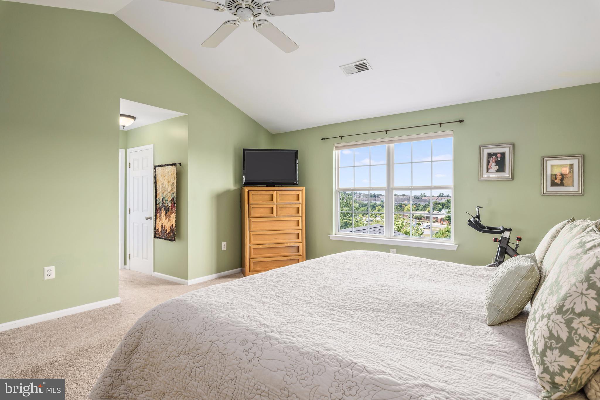 POTOMAC CROSSING - Residential